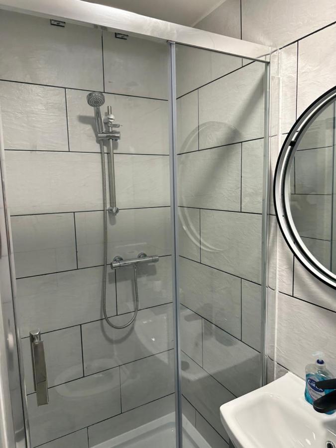 شقة Acton High Street لندن المظهر الخارجي الصورة
